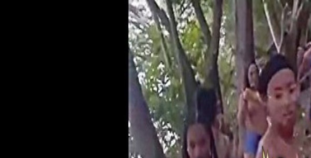 Tiene Orgasmo Singando Duro Con Dos Tipos