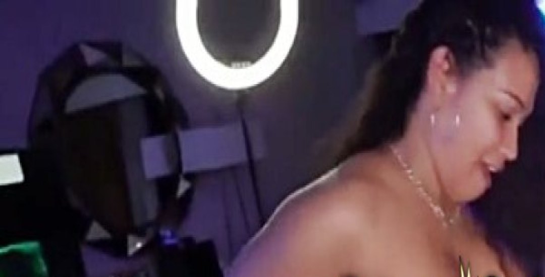 La Singona Dominicana La Bella Diabla X Sin Tabues