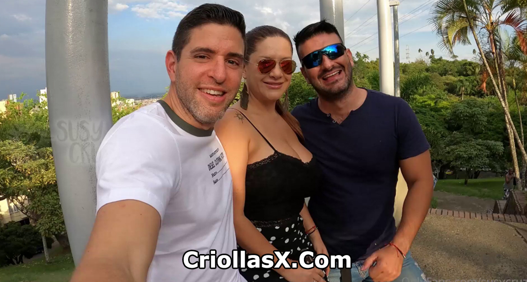 Videos Porno xxx susycruz Colombiana tiene sexo en un auto para onlyfans colombia