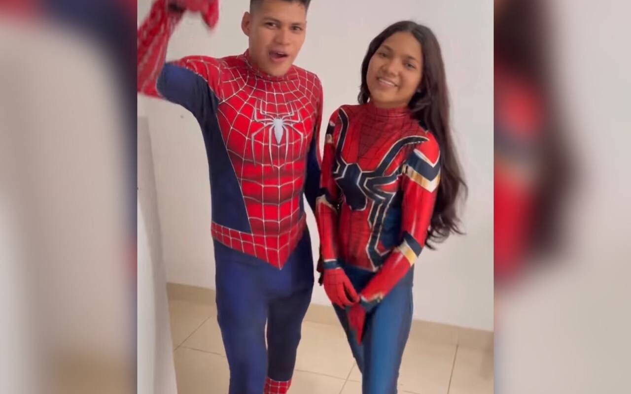 Videos Porno xxx Nuevo video porno de la mujer araña y su pareja – Porno Colombiano