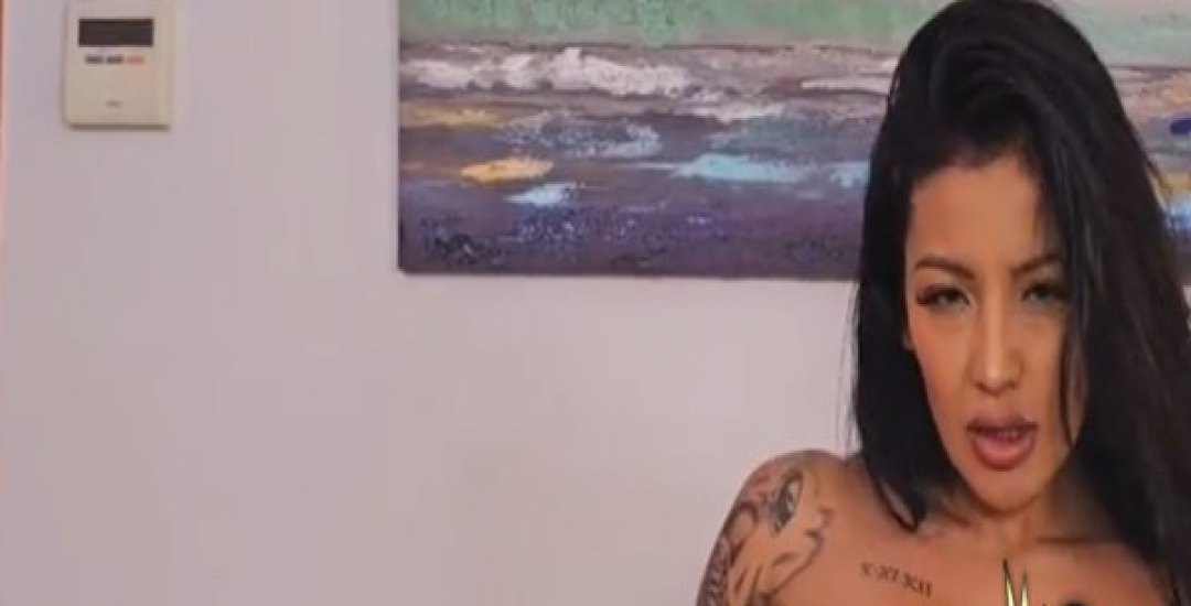 MarianaMartix Colombiana tiene sexo y se le corren en la boca en Video Porno Colombiano