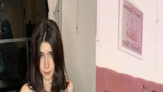 ZoeIsThePrincess Latina Masturbándose con sus dedos en la habitación para OnlyFans Latino