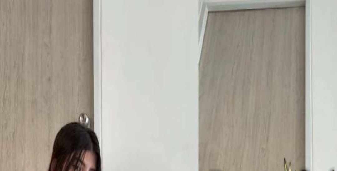 JuicyBody2001 Linda Colombiana Pajeandose para Onlyfans Gratis